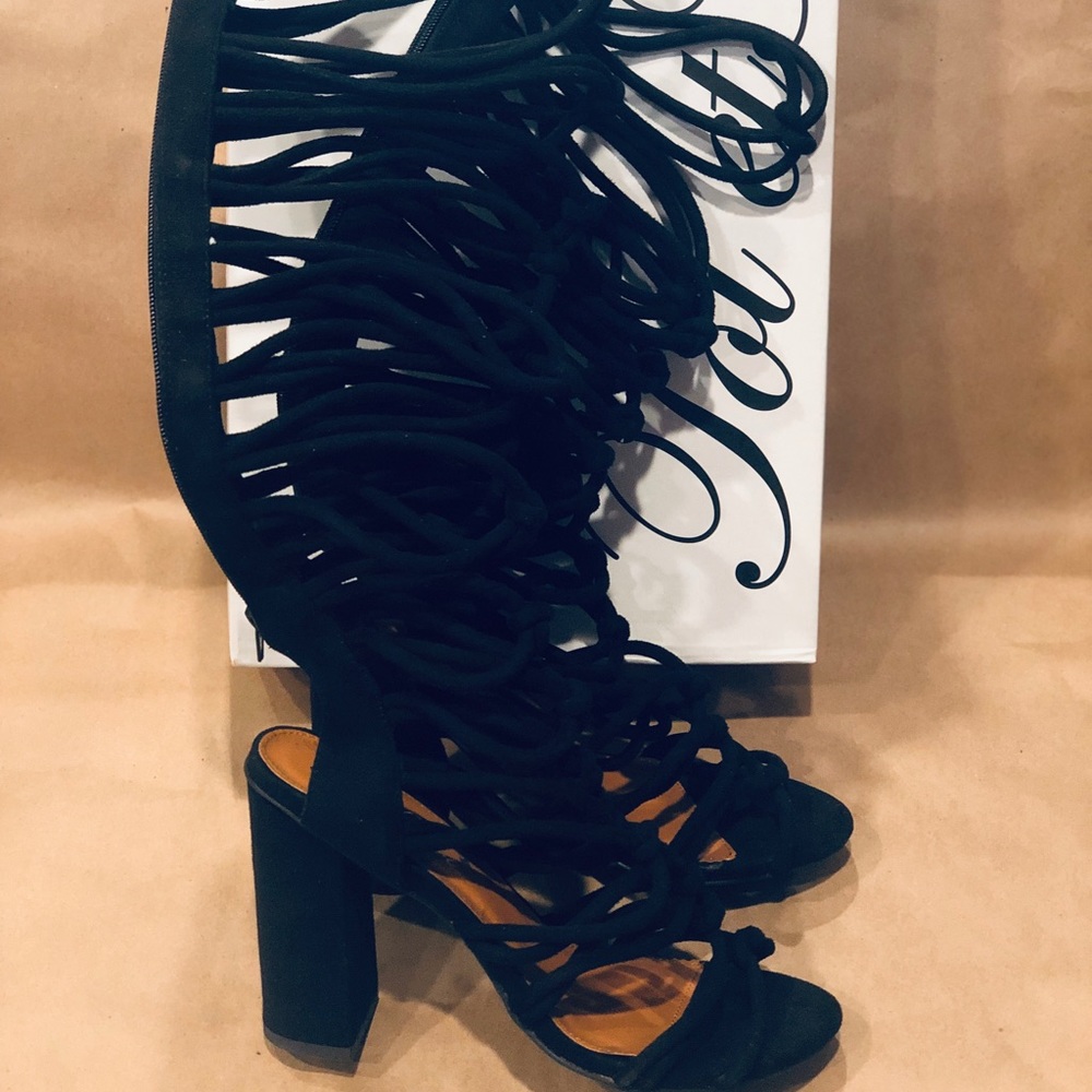 KNEE HEIGH CHUNKY OPEN TOE/HEEL